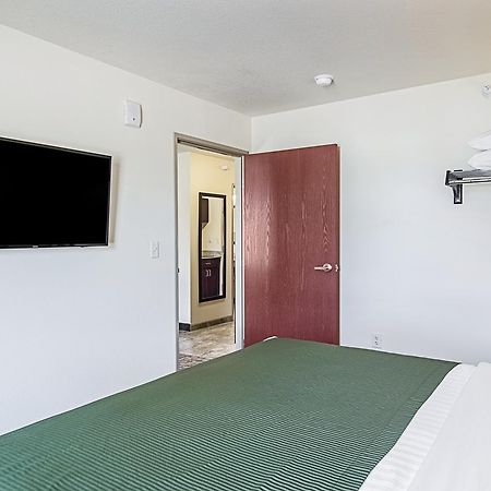 Cobblestone Inn & Suites - Guernsey Ngoại thất bức ảnh
