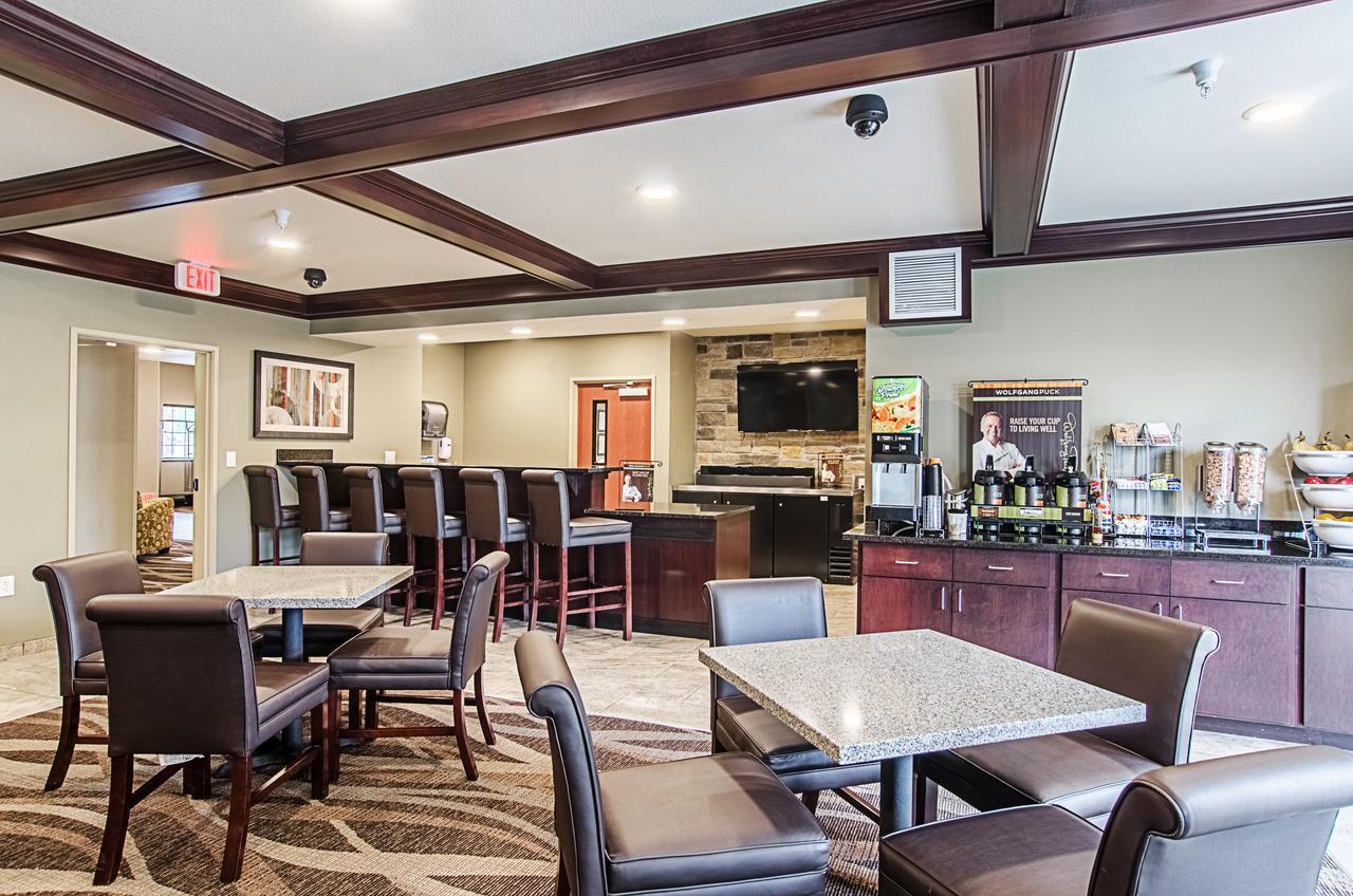 Cobblestone Inn & Suites - Guernsey Ngoại thất bức ảnh